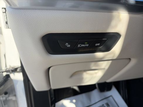 Used 2025 BMW X5 sDrive40i w/ M Sport Package RWD image 20