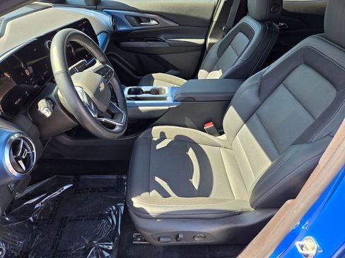 Used 2024 Chevrolet Equinox EV LT w/ LPO, Blackout Package image 10