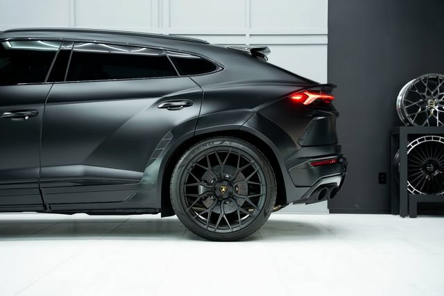 Used 2021 Lamborghini Urus AWD/4WD image 19