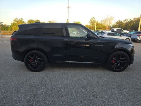 Used 2023 Land Rover Range Rover Sport SE Dynamic image 6