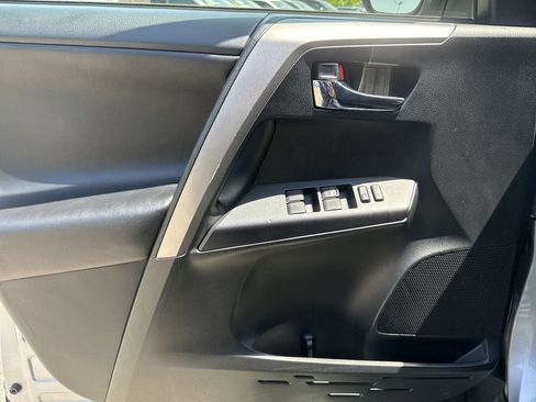 Used 2018 Toyota RAV4 XLE w/ Plus Extra Value Package AWD/4WD image 15