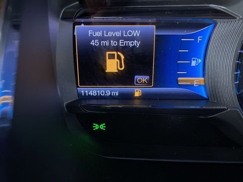 Used 2018 Ford Taurus Limited w/ Driver Assist Package image 4