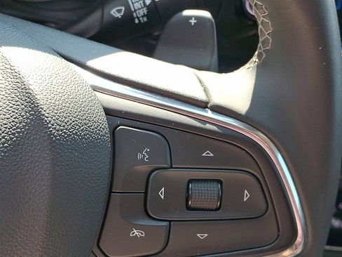 Used 2023 Buick Envision Essence image 22