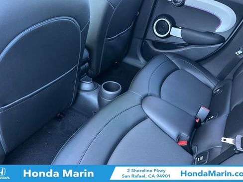 Used 2015 MINI Cooper 4-Door Hardtop image 16