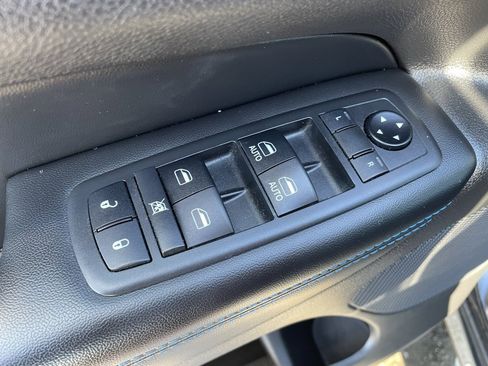 Used 2018 Jeep Grand Cherokee Laredo image 10