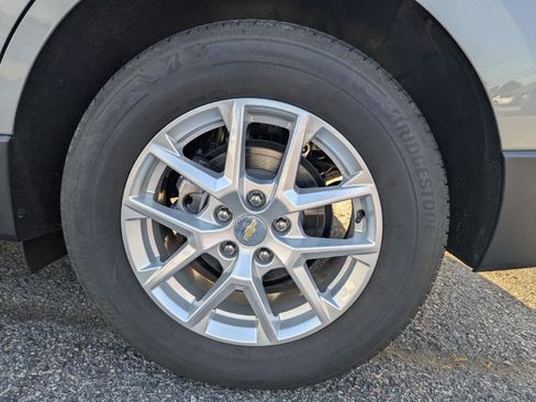 Used 2023 Chevrolet Equinox LT AWD/4WD image 11
