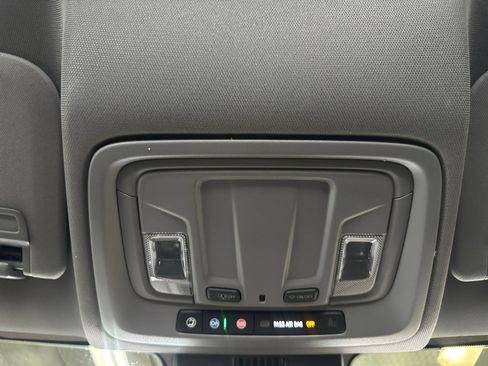 Used 2024 GMC Sierra 1500 SLT AWD/4WD image 19