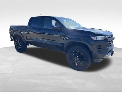 Used 2024 Chevrolet Colorado Trail Boss AWD/4WD image 7
