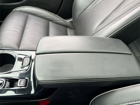 Used 2021 Buick Envision Essence w/ Technology Package I image 21