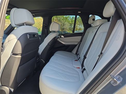Used 2025 BMW X5 xDrive40i image 13