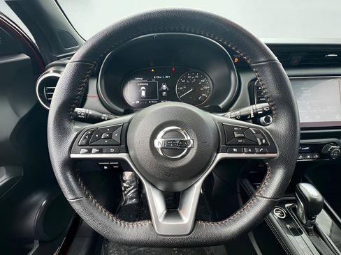 Used 2021 Nissan Kicks SR image 33