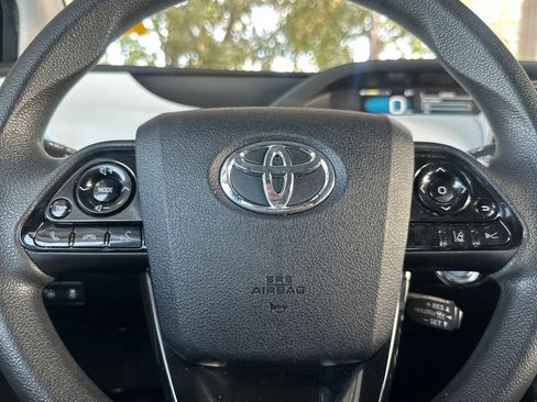 Certified 2020 Toyota Prius LE w/ Carpet Mat Package image 28