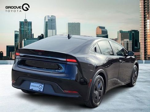 Used 2026 Toyota Prius Plug-In Hybrid image 6