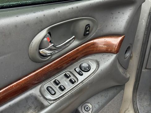 Used 2005 Buick Le Sabre Custom image 11