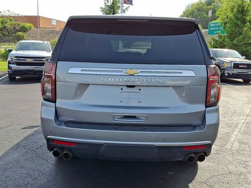 Used 2024 Chevrolet Suburban High Country AWD/4WD image 5