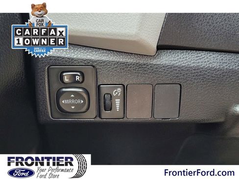 Used 2015 Toyota Corolla LE image 15