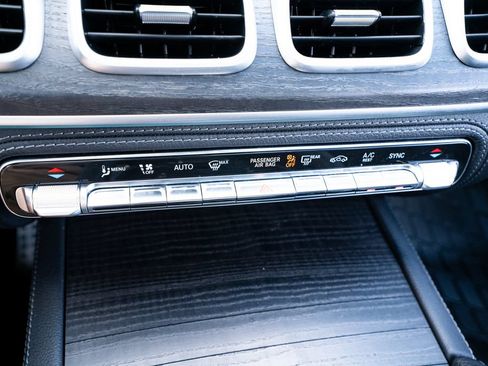 Used 2023 Mercedes-Benz GLS 450 4MATIC image 39