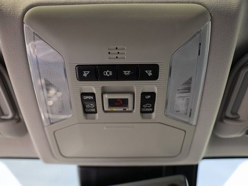 Used 2020 Toyota RAV4 Limited image 38