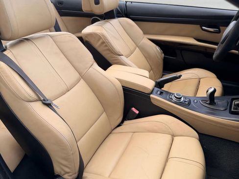 Used 2009 BMW M3 Convertible 2D image 14