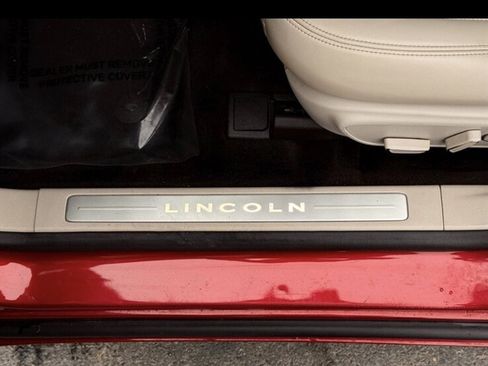 Used 2020 Lincoln MKZ Reserve w/ Luxury Package AWD/4WD image 8