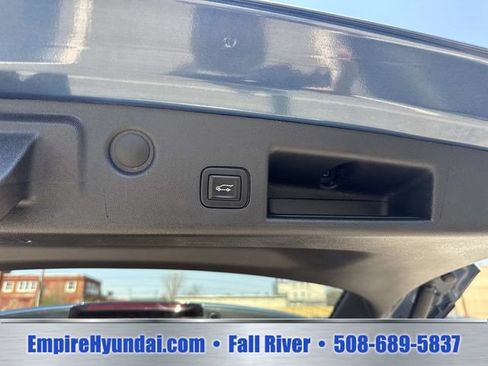 Used 2024 Chevrolet Equinox LT AWD/4WD image 8