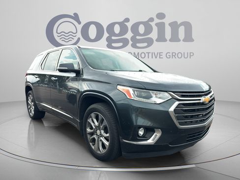 Used 2018 Chevrolet Traverse Premier w/ Driver Confidence II Package FWD image 6