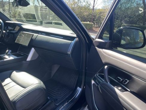 Certified 2025 Land Rover Range Rover Long Wheelbase SE image 10