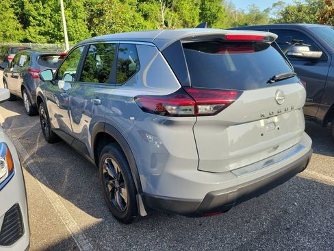Used 2026 Nissan Rogue SV FWD image 4