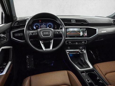 Certified 2025 Audi Q3 2.0T Premium Plus w/ Premium Plus Package image 19