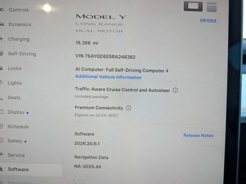 Used 2024 Tesla Model Y Long Range AWD/4WD image 22