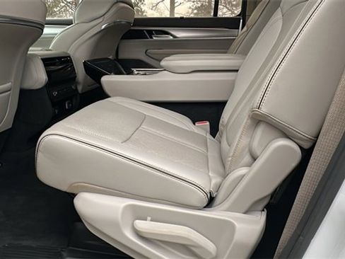 Used 2023 Jeep Grand Wagoneer L Series II w/ Premium Group II image 21