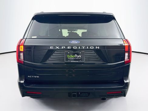 Used 2025 Ford Expedition Active AWD/4WD image 7