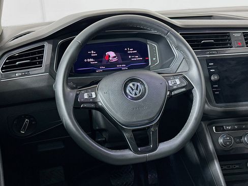 Used 2020 Volkswagen Tiguan SEL image 18