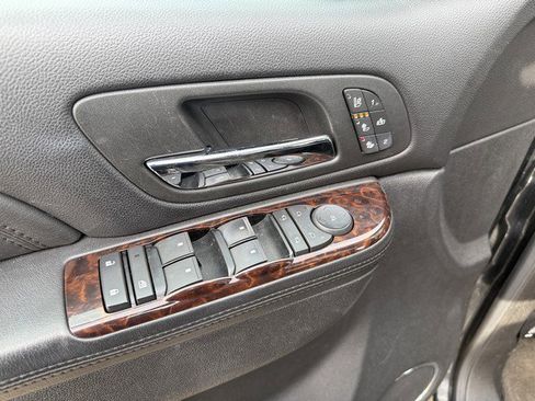 Used 2010 GMC Yukon Denali image 17