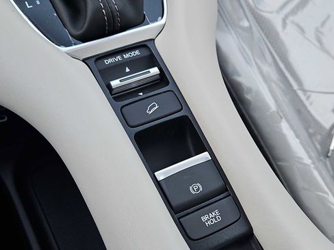 New 2026 Honda HR-V EX-L image 15