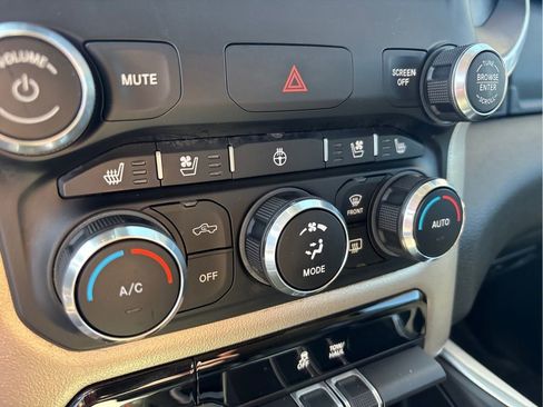 Used 2020 RAM 1500 Laramie AWD/4WD image 15
