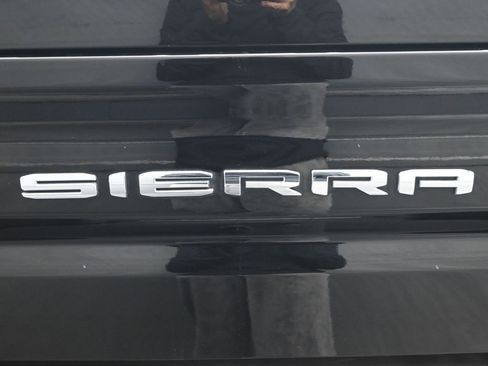 Used 2024 GMC Sierra 1500 SLT image 14