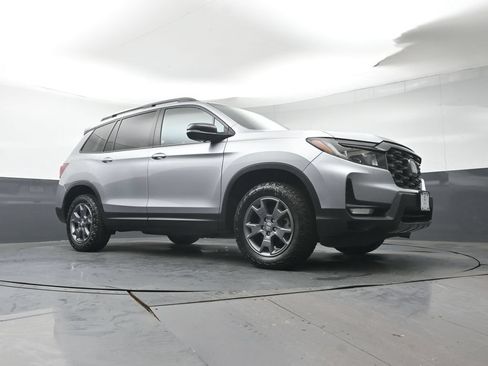 Certified 2024 Honda Passport TrailSport image 36