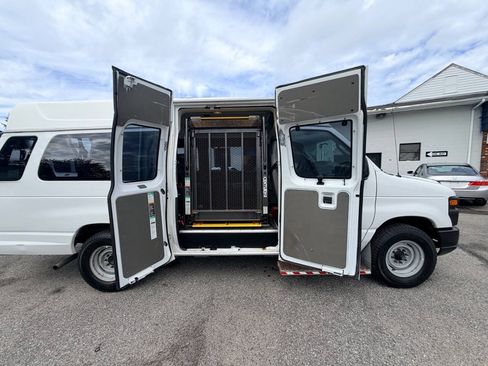 Used 2014 Ford E-250 and Econoline 250 Extended w/ Power Group RWD image 60
