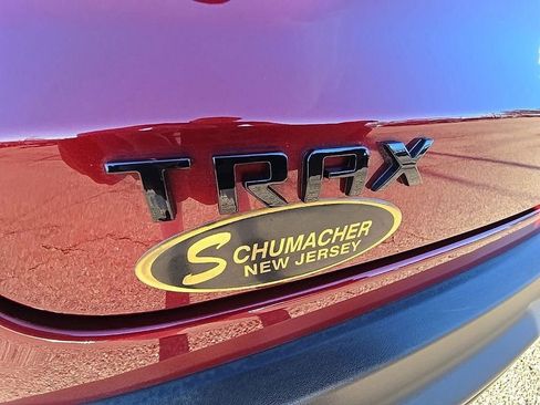 Used 2024 Chevrolet Trax RS w/ Sunroof Package image 36