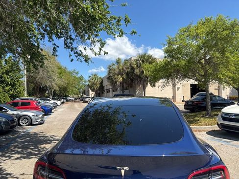 Used 2021 Tesla Model Y Long Range image 7