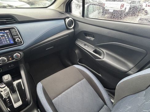 Used 2025 Nissan Versa SV FWD image 32