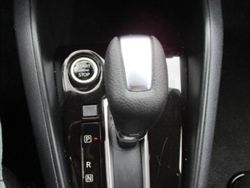 Used 2020 Nissan Kicks S image 28