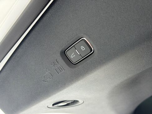 New 2026 Lincoln Navigator L Reserve AWD/4WD image 10