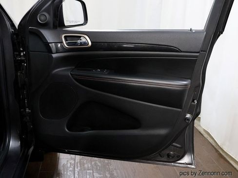 Used 2016 Jeep Grand Cherokee Laredo 75th Anniversary image 33