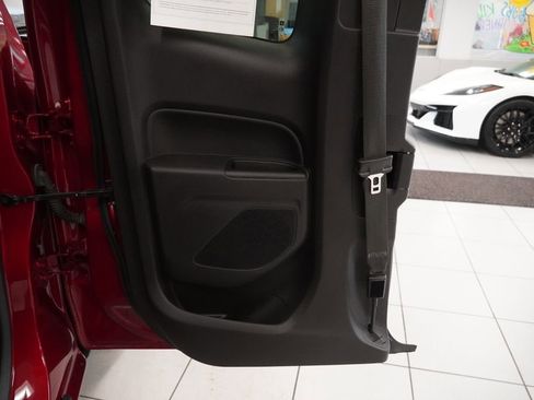 Used 2018 Chevrolet Colorado LT w/ LT Convenience Package AWD/4WD image 17