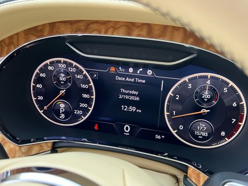 Used 2022 Bentley Flying Spur V8 image 28