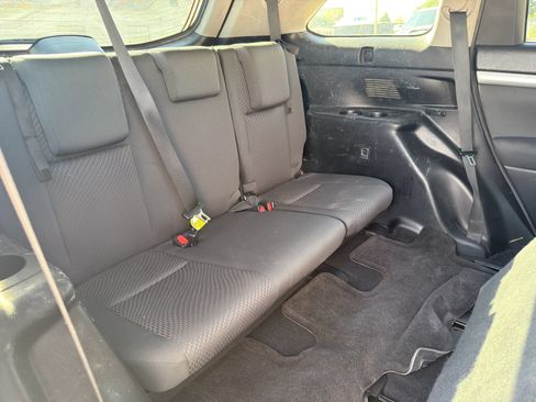 Used 2018 Toyota Highlander LE FWD image 22