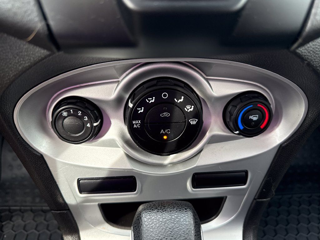Used 2019 Ford Fiesta SE FWD image 11