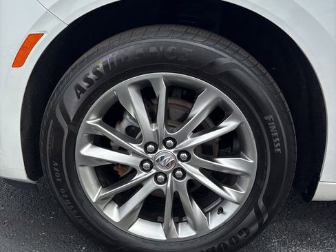 Used 2023 Buick Enclave Avenir w/ Avenir Technology Package AWD/4WD image 9